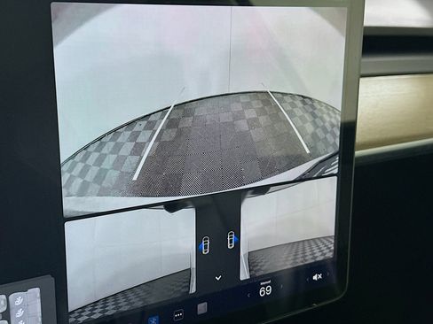 Used 2020 Tesla Model Y Long Range image 21