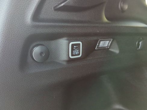 Used 2025 Jeep Grand Cherokee L Altitude image 39