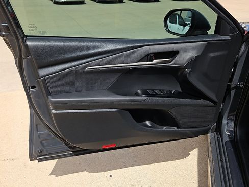 Used 2025 Toyota Camry SE FWD image 13