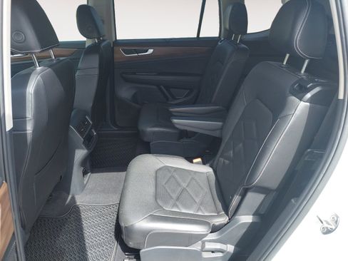 Used 2024 Volkswagen Atlas SE image 22