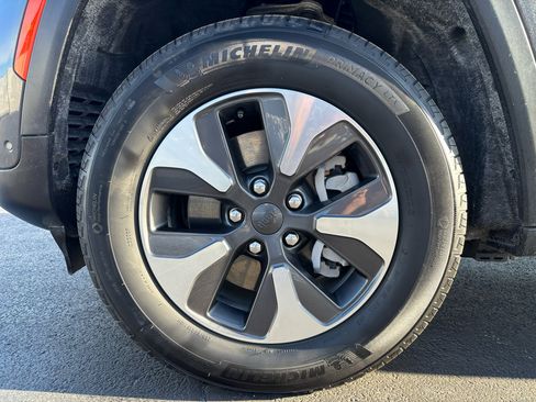 Used 2024 Jeep Grand Cherokee Limited 4xe w/ Luxury Tech Group II image 40