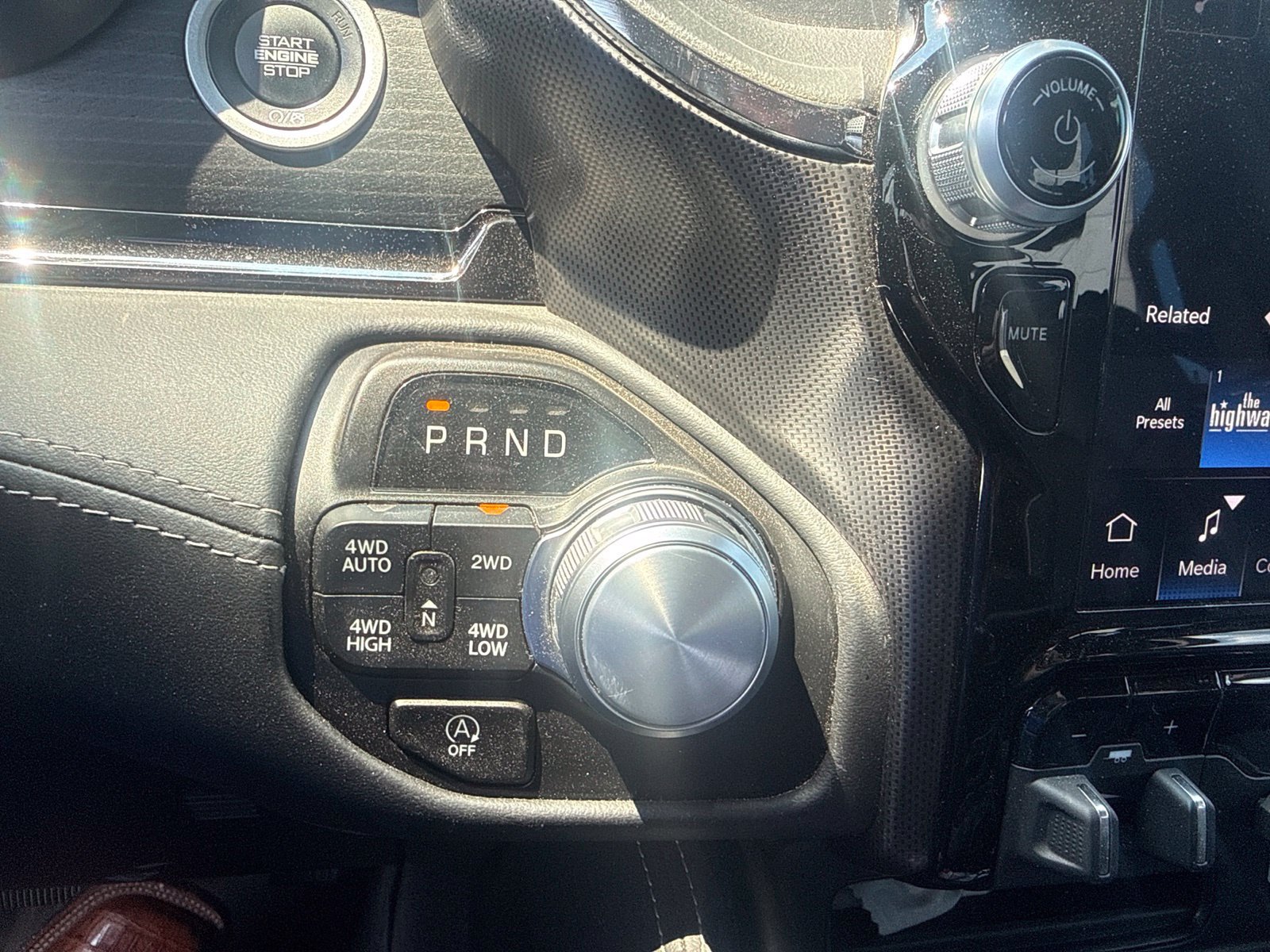Used 2024 RAM 1500 Limited AWD/4WD image 24