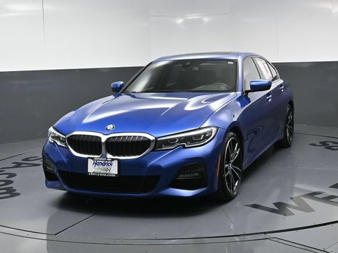 Used 2019 BMW 330i xDrive Sedan w/ M Sport Package AWD/4WD image 11
