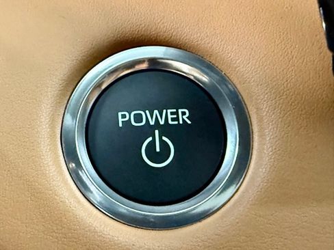 Used 2026 Toyota Highlander Platinum AWD/4WD image 28