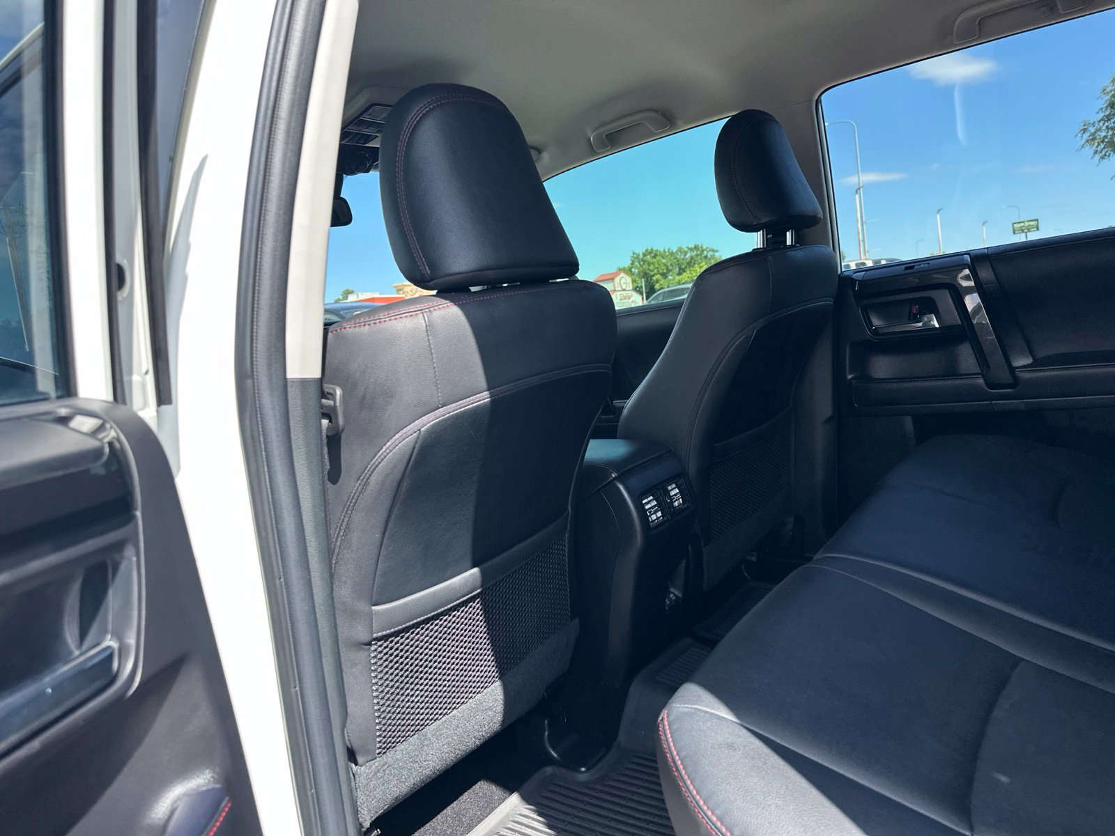 Used 2022 Toyota 4Runner TRD Off-Road Premium AWD/4WD image 19