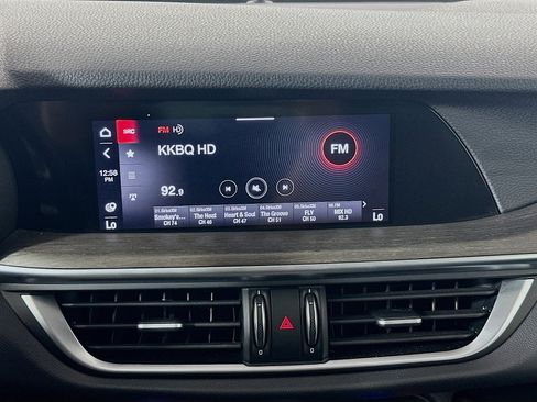 Used 2023 Alfa Romeo Stelvio Ti image 21