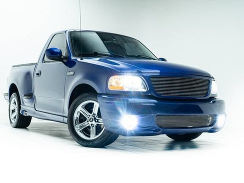Used 2003 Ford F150 Lightning RWD image 5