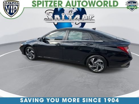 Used 2025 Hyundai Elantra Limited FWD image 6