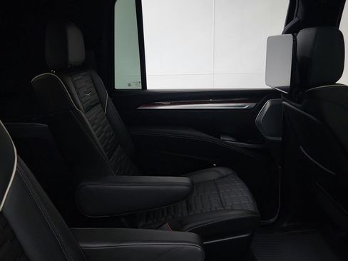 Certified 2025 Cadillac Escalade ESV Sport Platinum AWD/4WD image 25