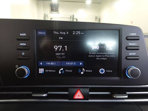 Certified 2024 Hyundai Elantra SE FWD image 20