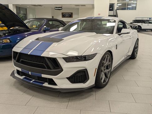 Used 2025 Ford Mustang GT Premium w/ GT Performance Package RWD image 6