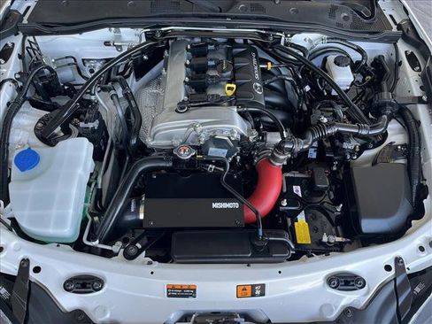 Used 2023 MAZDA MX-5 Miata Club RWD image 21