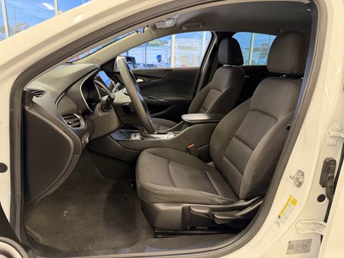 Used 2020 Chevrolet Malibu LS image 30