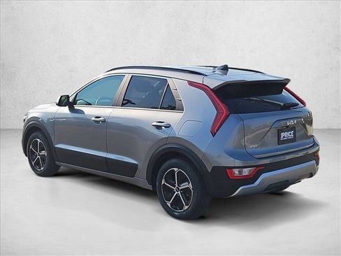 Used 2025 Kia Niro LX FWD image 5