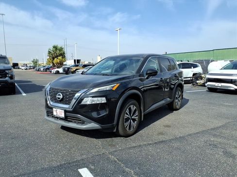Used 2022 Nissan Rogue SV image 1