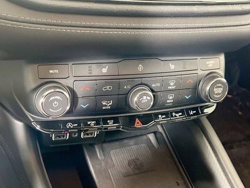 Used 2022 Dodge Durango GT image 15