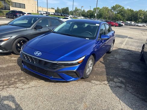 Certified 2026 Hyundai Elantra SE w/ Cargo Package FWD image 1