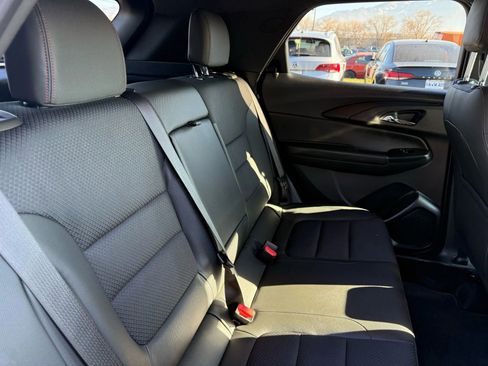 Used 2023 Chevrolet TrailBlazer RS image 28