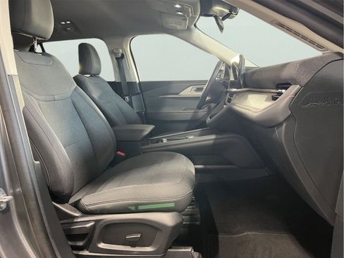 Used 2025 Ford Explorer Active AWD/4WD image 11