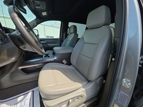 Used 2025 Chevrolet Silverado 2500 LTZ w/ LTZ Plus Package image 11