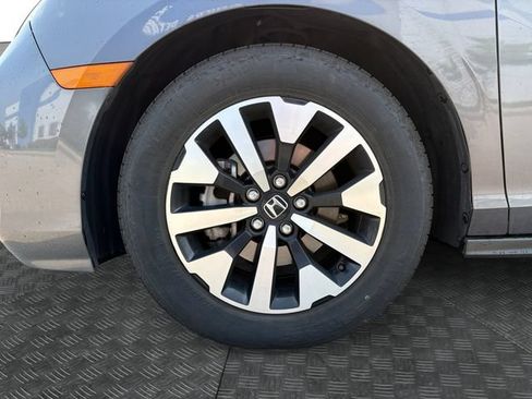 Certified 2025 Honda Odyssey EX-L image 13