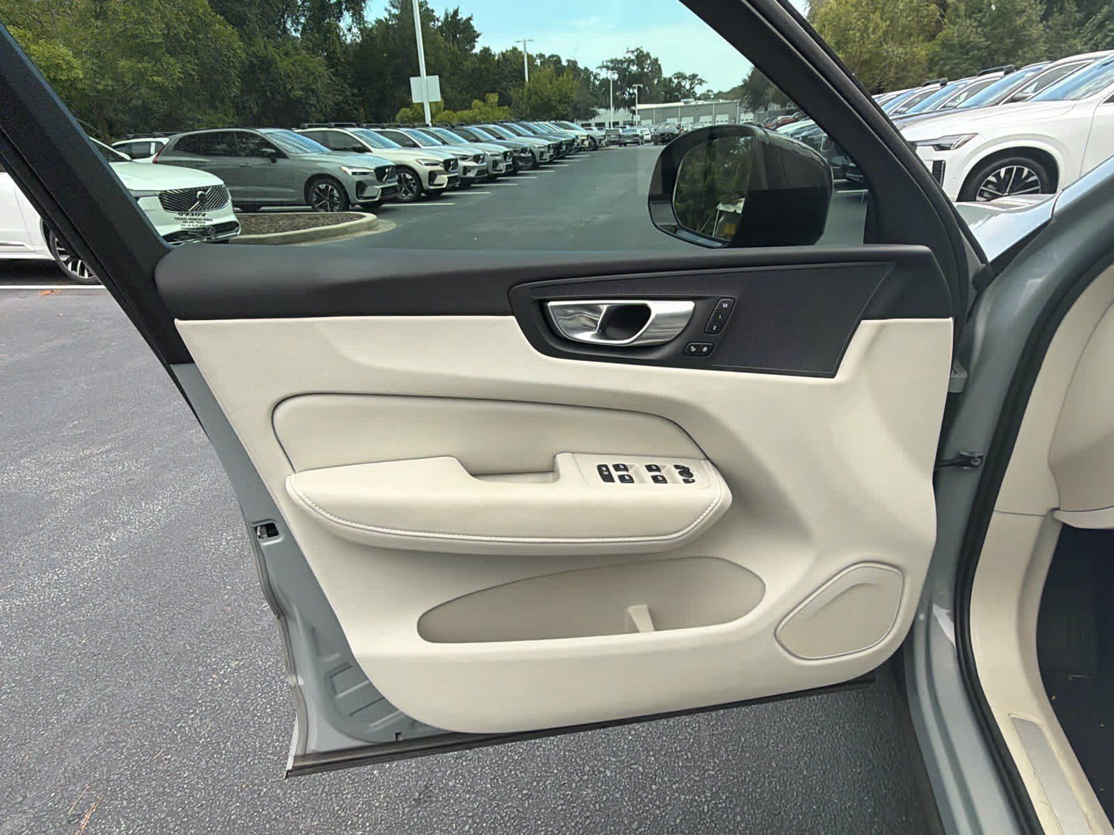 Used 2024 Volvo XC60 T8 Plus w/ Protection Package Premier AWD/4WD image 25