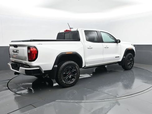 Used 2025 GMC Canyon Elevation image 20