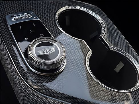 New 2025 Cadillac Optiq Sport 1 image 25