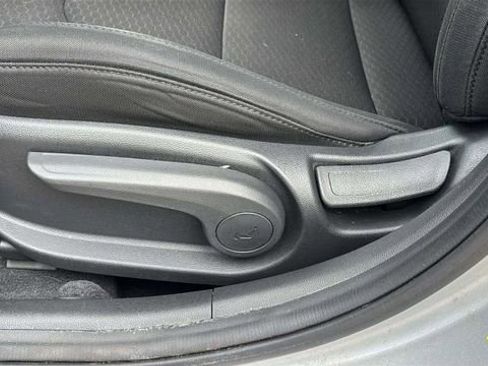 Used 2019 Hyundai Elantra SE w/ Cargo Package FWD image 18