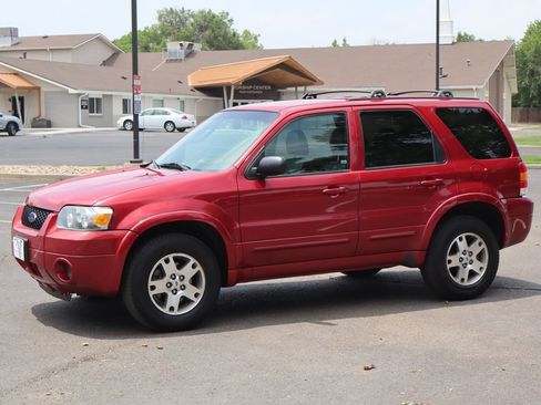 Used 2005 Ford Escape Limited AWD/4WD image 10