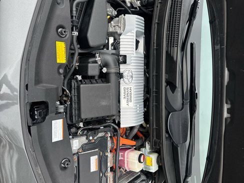 Used 2015 Toyota Prius V Three image 13