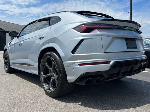 Used 2022 Lamborghini Urus image 5