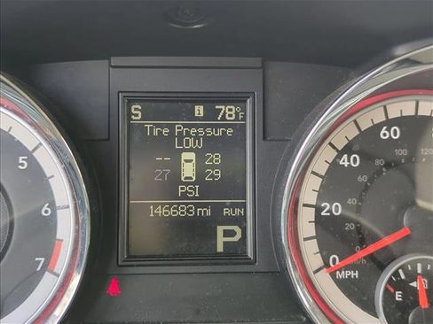 Used 2011 Dodge Durango Crew image 6