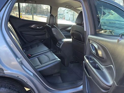 Used 2024 GMC Terrain SLT image 26