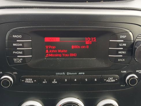 Used 2016 Kia Soul image 17