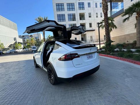 Used 2020 Tesla Model X Long Range AWD/4WD image 6