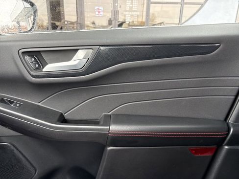 Used 2025 Ford Escape ST-Line Select image 17