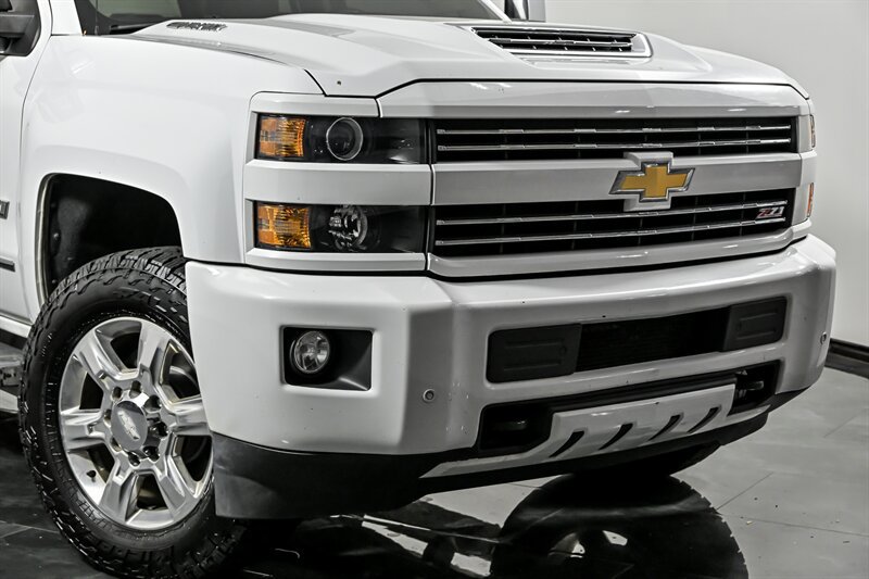 Used 2019 Chevrolet Silverado 2500 LTZ w/ Duramax Plus Package AWD/4WD image 2