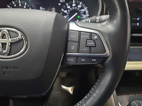Used 2021 Toyota Highlander Platinum image 21