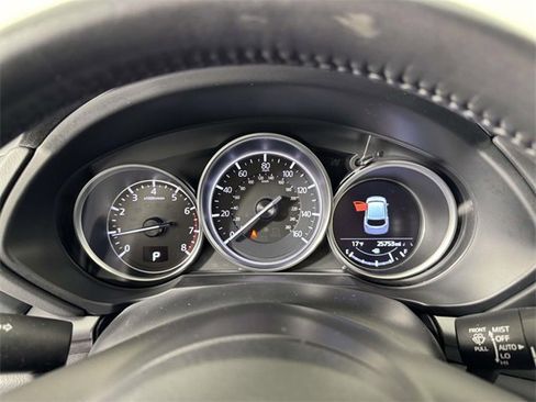 Used 2018 MAZDA CX-5 Touring image 3