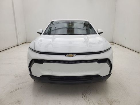 New 2026 Chevrolet Equinox EV LT image 18