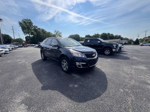 Used 2017 Chevrolet Traverse LT AWD/4WD image 7