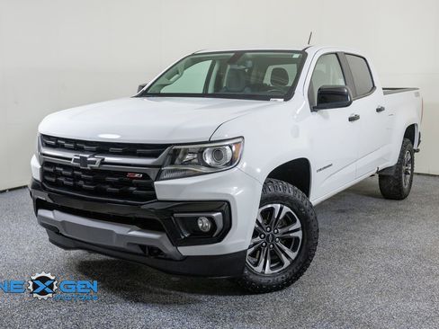Used 2022 Chevrolet Colorado Z71 AWD/4WD image 3