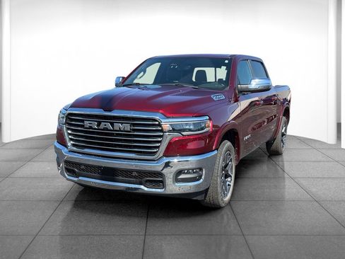 Used 2025 RAM 1500 Laramie AWD/4WD image 3