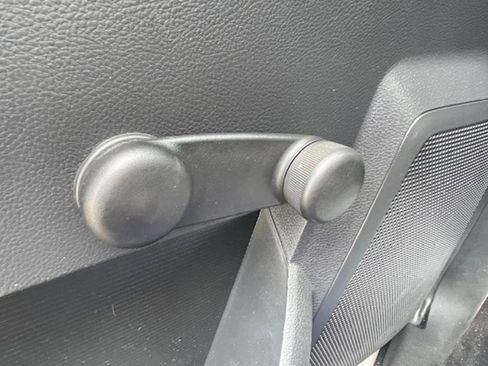 Used 2010 Dodge Ram 2500 Truck ST image 12