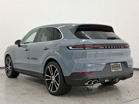 Used 2026 Porsche Cayenne S AWD/4WD image 3