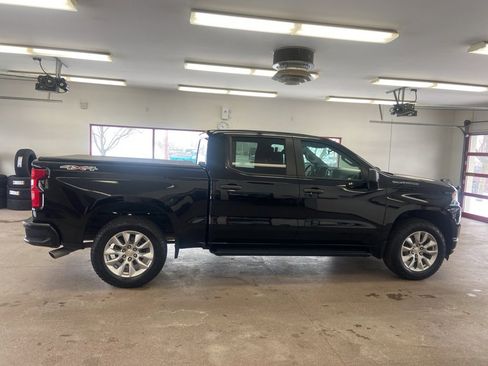 Used 2019 Chevrolet Silverado 1500 Custom w/ Custom Value Package image 17