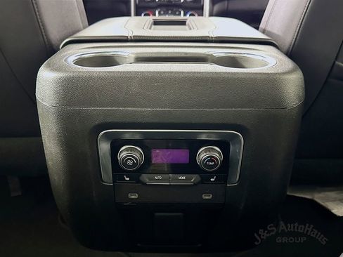 Used 2023 Chevrolet Suburban Premier AWD/4WD image 31