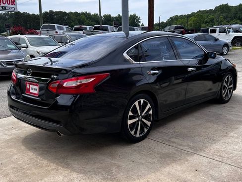 Used 2016 Nissan Altima 2.5 SR FWD image 6