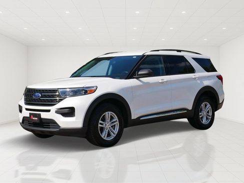 Certified 2023 Ford Explorer XLT AWD/4WD image 6